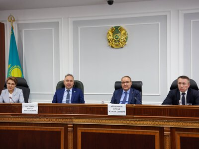 В городском суде Астаны состоялась очередная выездная встреча членов Высшего Судебного Совета с судьями и работниками судов столицы