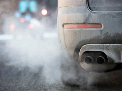 Що означає колір вихлопу автомобіля: коли білий, синій або чорний дим уже сигналізує про несправність