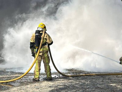 В Ровенской области слышались взрывы: на территории одного из предприятий возник пожар
