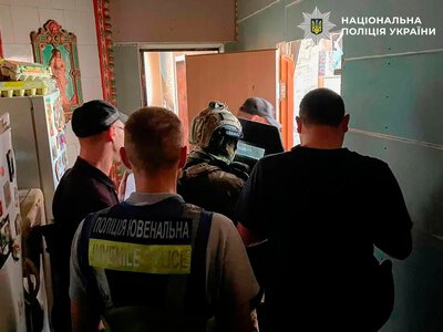 Били ножом и кастетом — задержаны двое несовершеннолетних, нападавших на женщин на столичном Подоле