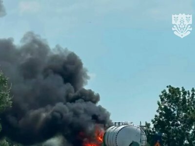 В Одесской области рф во время атаки попала в грузовик с цистерной с маслом: произошёл пожар, есть погибшие и раненые