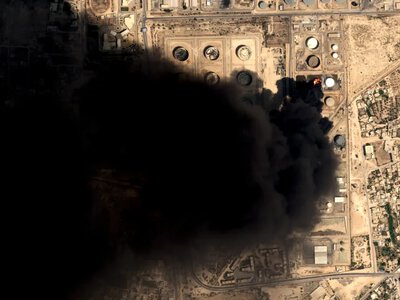 Удар беспилотника по нефтяному объекту на западе Ливии вызвал крупный пожар