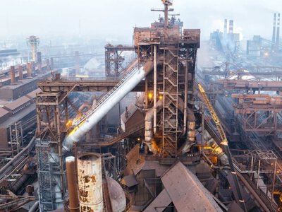  Меткомбинат «Запорожсталь» полностью остановил работу, а в Венгрии избрали президента. Главное за день 