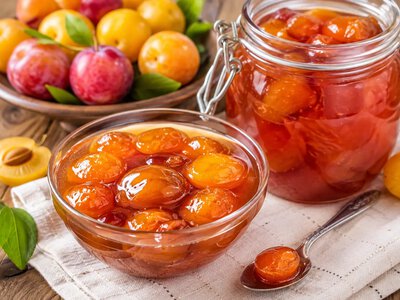 Не вынимайте косточки! Варенье из алычи получается густым, как мармелад