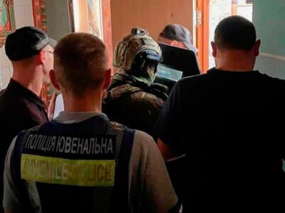 В Киеве подростки нападали на женщин и калечили их
