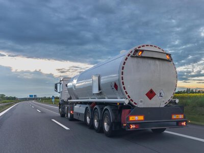 Россия начала закупать бензин в Индии: удары по Украине привели к дефициту топлива