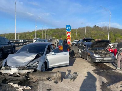 Смертельное ДТП на Дарницком мосту - водителю Tesla грозит до 8 лет лишения свободы