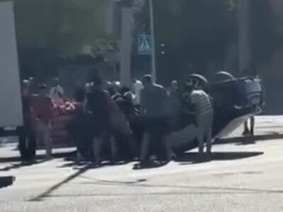  Автомобиль перевернулся после ДТП в Караганде 