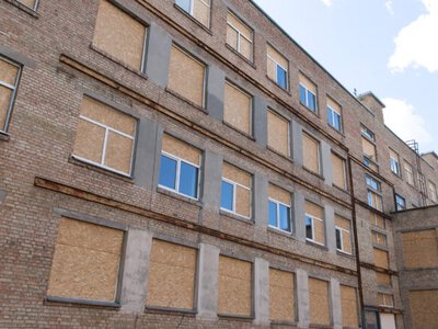 В Киеве каждое десятое учебное заведение восстанавливают после вражеских обстрелов: в пяти школах ремонт продлится и после 1 сентября