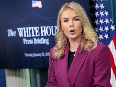 Кэролайн Левитт покидает пост пресс-секретаря Белого дома: что произошло