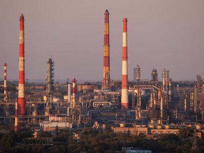  Атака беспилотников остановила нефтезавод в российском Орске на полгода 
