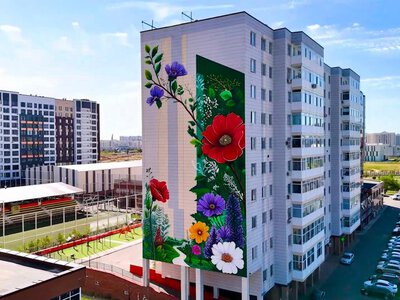 Новый мурал «Таңсәрі» украсил фасад столичного ЖК