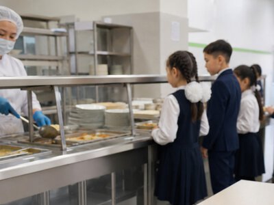  Число пищевых отравлений в объектах образования Казахстана снизилось в четыре раза 