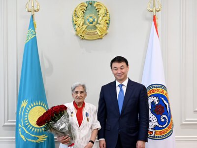 Почетный гражданин Алматы Асле Осман награждена орденом «Барыс» II степени