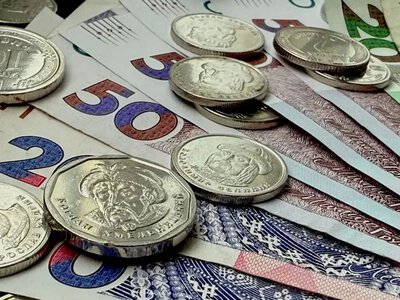 Деньги ко Дню Независимости Украины: кому начислят автоматически, а кому нужно подать заявление