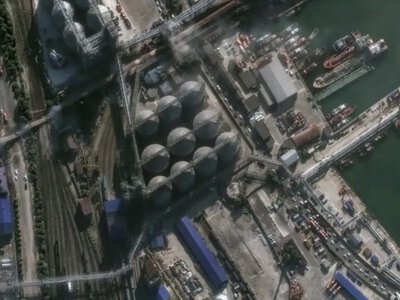  После атак дронов в России встал последний крупный зерновой терминал 