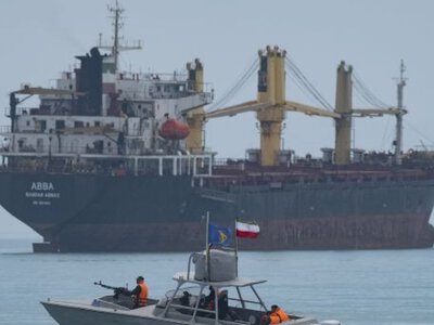 США и Иран параллельно заявили о «полном контроле» над Ормузом