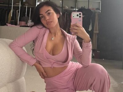 Джорджина Родригес ответила на хейт по поводу своей фигуры