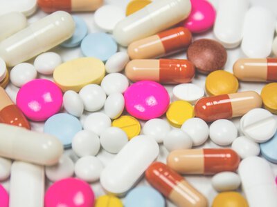 Чому не всі ліки можна зберігати в машині або на підвіконні влітку
