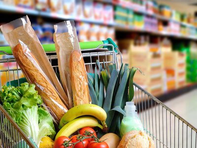 Удары по украинскому бизнесу: вырастут ли цены на продукты в результате атак