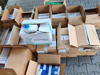 Лекарства на 700 тысяч гривен: в грузовике с гуманитарной помощью обнаружили незадекларированные препараты
