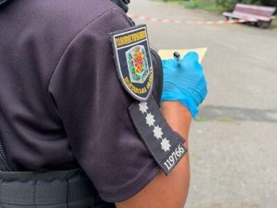 В Лубнах мужчина открыл огонь по полицейским: один правоохранитель получил ранение