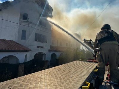  На Одесчине в результате атаки рф вспыхнули зернохранилище и гостиничный комплекс 