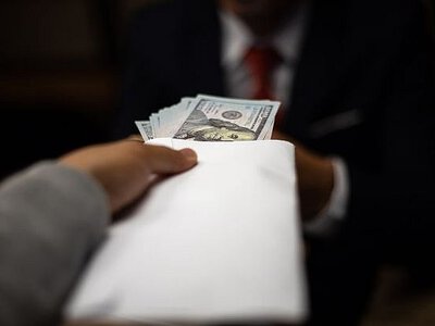 Юные мошенники выманили у экс-нардепа крупную сумму