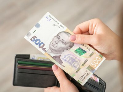 Военное положение влияет на зарплату украинцев: должен ли руководитель предупредить об изменениях