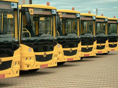 Новый транспорт для школьников: какие общины Киевщины получили автобусы
