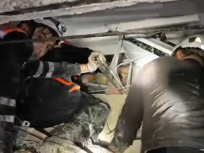  В Баку обрушился потолок в магазине: женщина оказалась под завалами 
