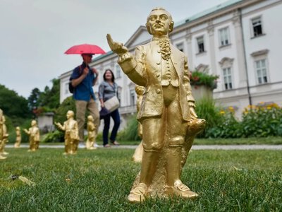  В Австрии украли 210 статуэток из инсталляции к 270-летию Моцарта 