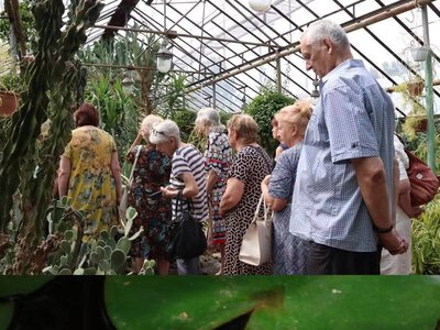 У Запоріжжі для людей старшого покоління організували зустріч у ботанічному саду