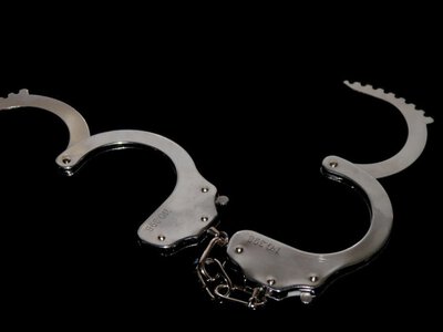  В Алматы супруги получили административные наказания за передачу автомобиля и езду без прав 