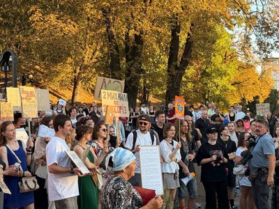 В Киеве прошло протестное шествие за диалог и ответственность