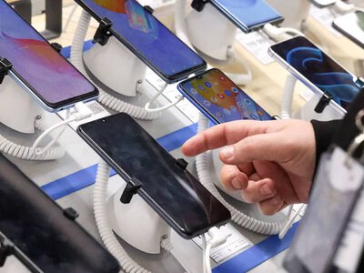 Рост цен на память резко сократил рынок смартфонов дешевле $100