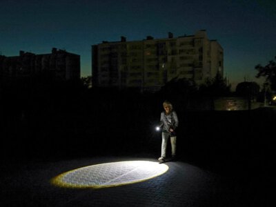 «Власти сытые, а люди недоедают». Месяц без света и два – без топлива: как выживает Крым