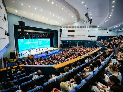 Развитие системы образования и внедрение ИИ: августовская конференция педагогов прошла в Астане