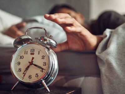 Учёные объяснили, почему одни люди просыпаются раньше других