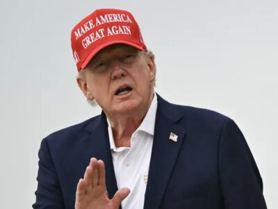  Трамп пригрозил разбомбить Оман из-за переговоров с Ираном 