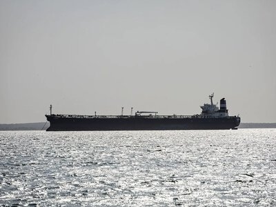 Греческий танкер атакован в Чёрном море после загрузки российской нефти — СМИ