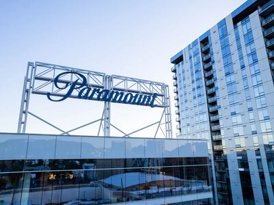 Paramount требует от 12 штатов залог в размере $1,9 млрд в связи с иском против слияния с Warner Bros