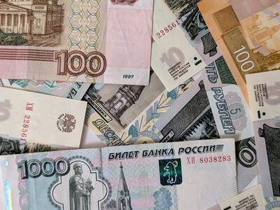 Российские миллиардеры перечислили в бюджет почти 400 млрд рублей по требованию Путина
