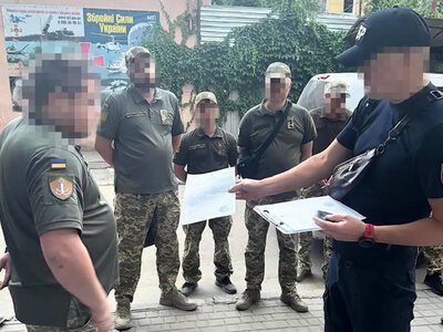 Сбивали машиной и пытали: в Одессе задержали 10 сотрудников ТЦК