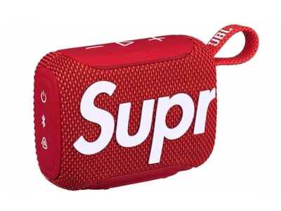 Supreme представила лимитированную версию JBL Go 5 в фирменном красном цвете