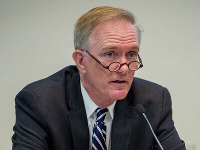 Американский чиновник провел тайные переговоры с Кремлем и передал Путину приветствие от Трампа