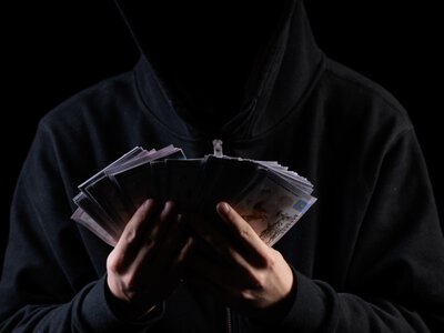  Второй телефон стал частью схемы: как теперь обманывают казахстанцев 