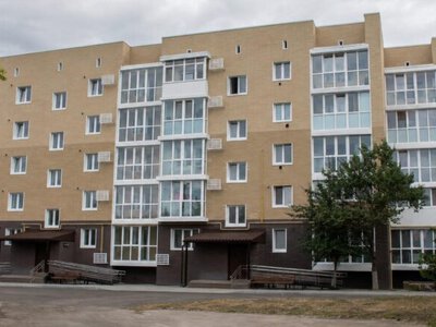 В Макарове завершили капитальный ремонт жилого дома: 50 семей получили ключи от квартир