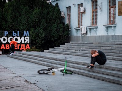 «Реальность тревожит и истощает». Крым накрыла депрессия во время войны РФ с Украиной