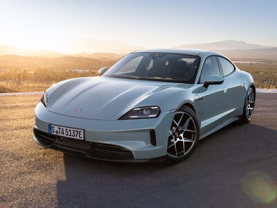 Продажі Porsche Taycan впали майже на 60%: у компанії переглядають майбутнє електричного флагмана